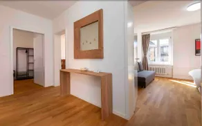 Apt 2B: Central Location: Spacious 2-BR Apartment - Image 2