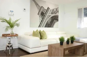 Modern Parisian Flat - Image 2
