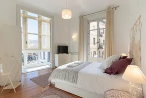 Comfort and Design with a View of the Old Town - Image 2