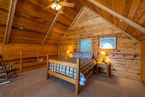 The Pines: Quiet 3BR/2BA w/ hot tub + fireplace - Image 5