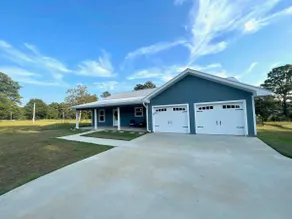 Point A Lake Retreat - Image 3