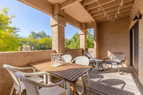 Ultra-Clean, Designer Condo. Walk to grocery, restaurants, coffee, and shopping! - Image 3