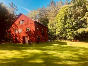 One of Kind renovated Cozy VT Barn +Guest Favorite - Image 2