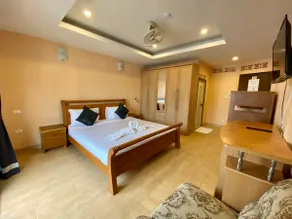 Guesthouse in heart of Patong Beach - Image 2