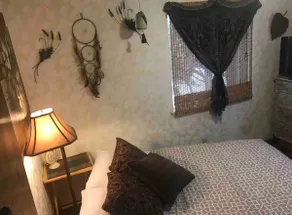 2Rm Private Entry Suite, Noshare, Near Airport - Image 3