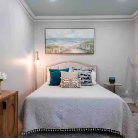 Stylish private studio with plenty of luxury. - Image 5