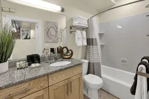 Unique | DT Provo | King Suite | 300+ Wifi - Image 4