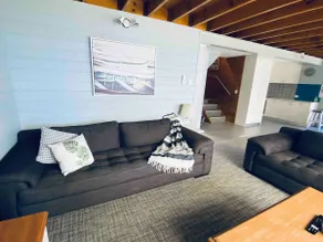 Memories Lakehouse at Dalmeny - pet friendly, waterfront, Sunday check out 3pm! - Image 2