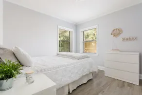 Beach Bungalow Getaway #2 - Steps from the Beach - Image 5