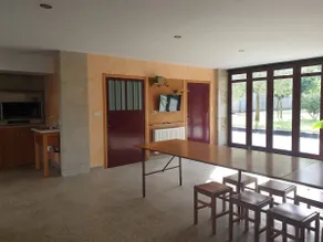 A nice house with a large garden and an indoor barbecue - Image 3