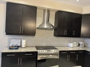 Richmond Hill/Luxury Semi-Detached/Comfortable 4 Bedrooms, 3.5 Bathrooms (Parking for 3-4 cars) - Image 4