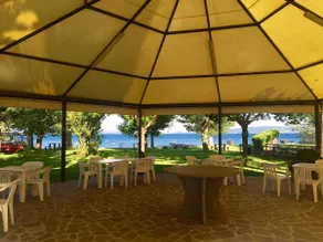 Chalet with private beach - Image 4