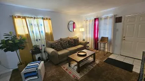 Complete Gated Home / 2 Bd / Cielo Vista Mall / Dl Sol Hos / i10 / - Image 4