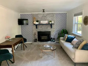 Private guest apt on creek w/ patio & fire feature - Image 5