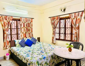 Spacious apt with Antique Furniture ,AC & Kitchen - Image 2