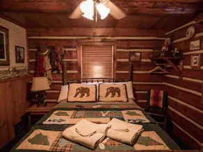 Cabin 7 on beautiful Round Lake Grand Pines Resort - Image 5