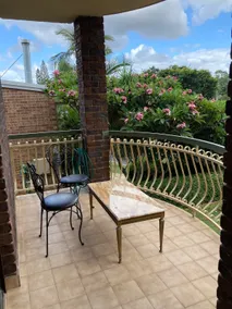 Exceptional yet affordable guest suite - Image 4