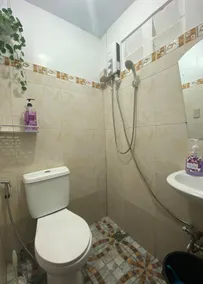 Enzo’s guest room with free parking - Image 4