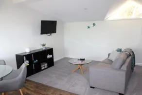Moose and Mimis Apartment One Temora - Image 3