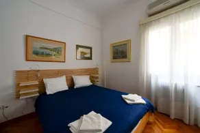 Captain's Quarters by the Athens Hilton - Image 5