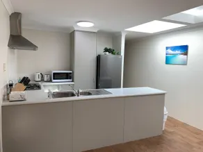 Skylight Retreat - Image 4