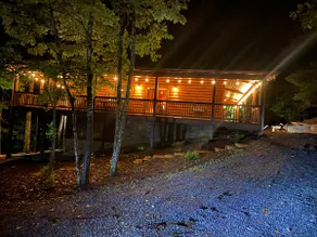Private Escape / Downtown Blue Ridge in 15 minutes - Image 2