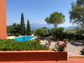Villa with swimming pool and tennis/basketball court - Image 4