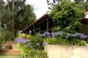 Black George House Country Retreat - Image 2