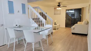 🌤Renovated townhouse 2bed 2bath 1 Mile to UF🏉 - Image 4