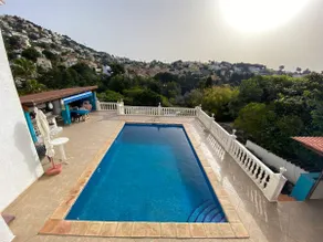 Perfect to relax with friends and family - Image 2