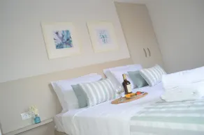 Kelly's Beach Apts - Image 3