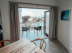 Stunning Umdloti beach flat, pool & sea views - Image 3