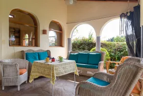 Beautiful house. Huge garden & pool - Image 3