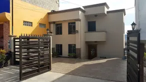 Nice house near downtown Clean and safe - Image 3