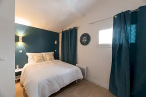 Villa Poncelet-Angel 1 bdr, A/C, Prime Location - Image 3