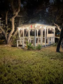 Salty Lola’s *huge fenced yard* - Image 2