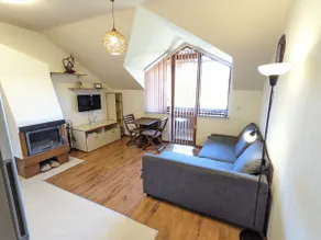 Casual Gondola Apartment with Fireplace & Terrace - Image 3