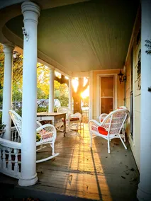 SONGBIRD... A Romantic & Inviting Victorian Abode - Image 2