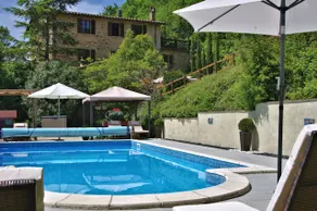 Charming farmhouse apartment with swimming pool - Image 2