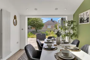 Modern 3 Bed Family Home - The Squirrels - Image 3