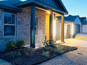 ModernLUX in highly sort Sherman Tech Corridor! - Image 2