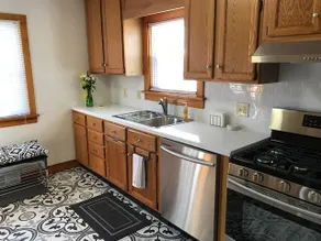 Cottage Charm, 3 BDR- 10 Minutes to Starved Rock! - Image 4