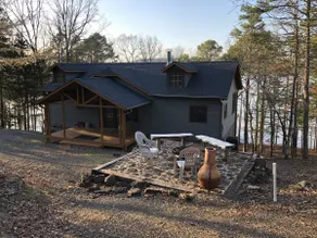 Adventure on Greer’s Ferry Lake, hot tub & kayaks - Image 4