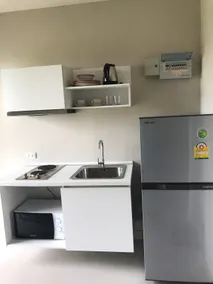Fully equipped new 1 BR 150 m from sky train - Image 4