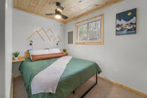 🔥hot tub, view, 🐕 friendly modern cabin - Image 5