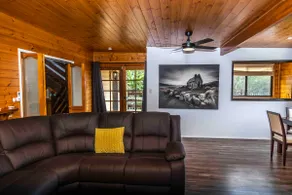 Gorgeous 3 bedroom raked ceiling cabin - Image 2