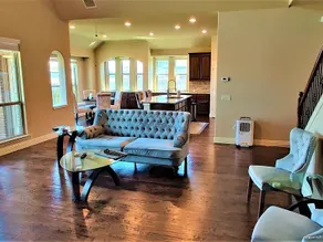 Luxurious 4br, 3.5 bath, office, game & media room - Image 2