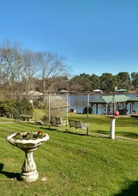 Edgewater Guest Lakehouse 2 of 2, 4 bdrm/ 8 beds - Image 3