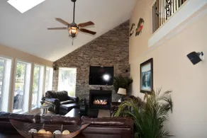 Luxury 6 Bedroom 4.5 bath Lakefront Escape - Image 3