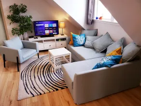 Modern & Cozy Apt in the Heart of Ptown w/ Parking - Image 2